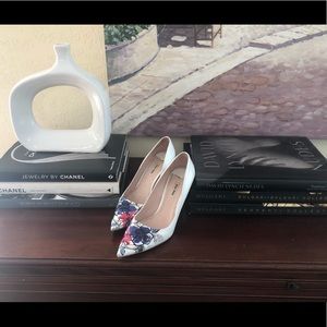 Miu Miu White  hand painted flowers heels